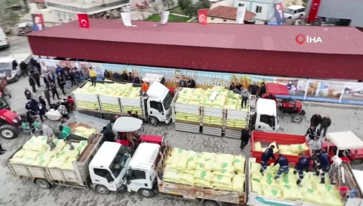 Merkezefendi Belediyesi çiftçilere 100 ton gübre desteği sağladı