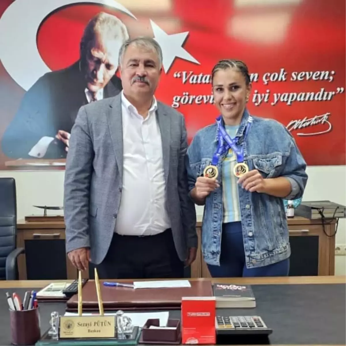 Beyağaçlı Öğretmen Badminton’da iki kategoride Türkiye Şampiyonu oldu