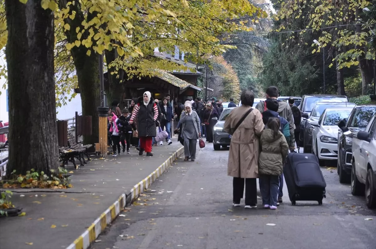 Yalova Termal Tesisleri Ara Tatilde Dolu