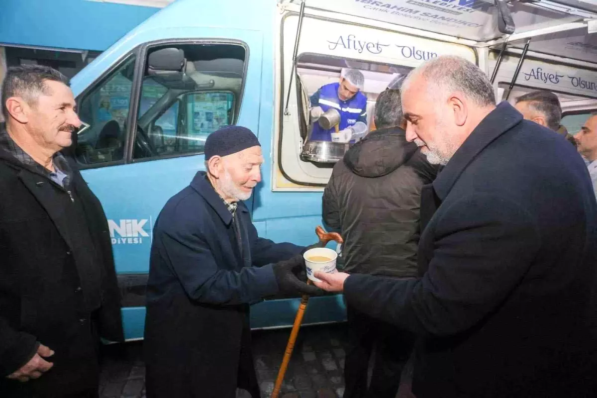 Canik Belediyesi’nden Gönül Sofrası İkramı